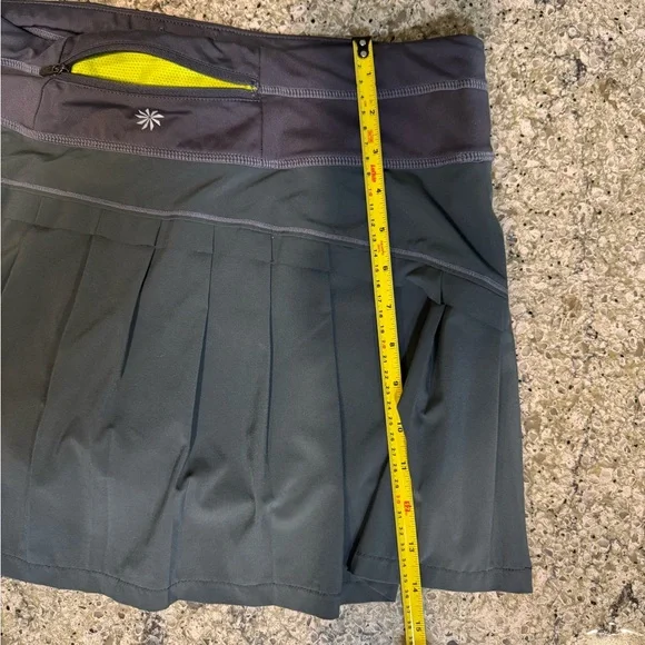 Athleta High waisted Runaround Skort M - Picture 6 of 7